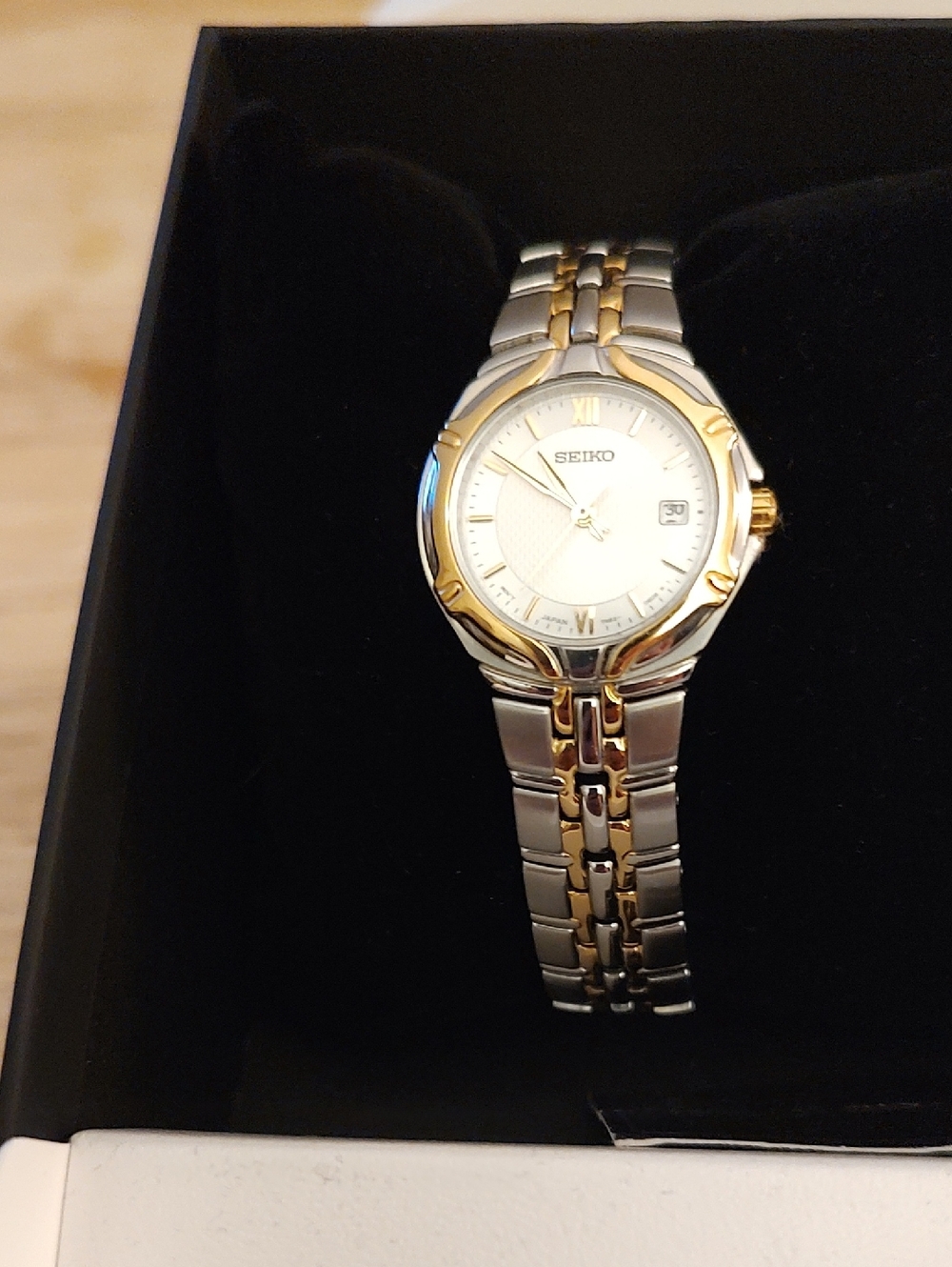 Seiko Women's Two-Tone Stainless Steel Watch in Silver and Gold